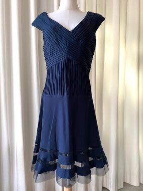 Tadashi Shouji | Navy Blue | Cocktail Dress | Size: M
